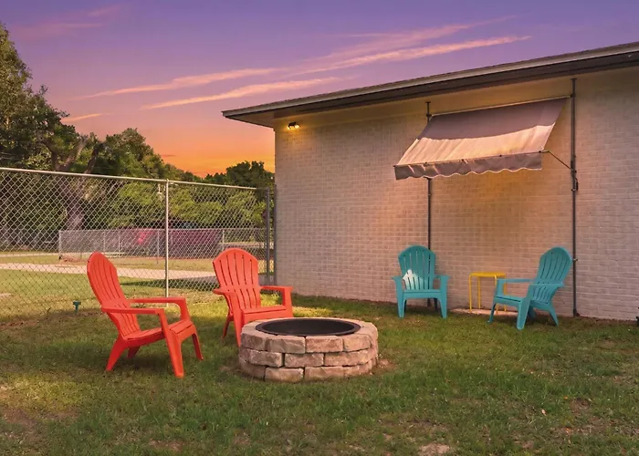 Holiday home Escape By Beaches & Blue Angels *